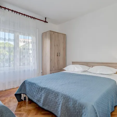 Seafront Marija With Terrace And Mooring 아파트 로고즈니차