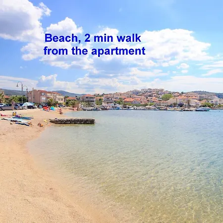 Seafront Marija With Terrace And Mooring 아파트 *