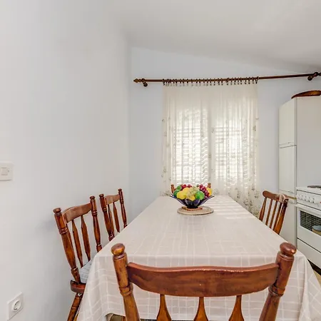 Seafront Marija With Terrace And Mooring 아파트 *