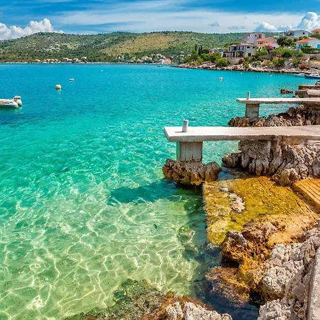 Seafront Marija With Terrace And Mooring 아파트 *