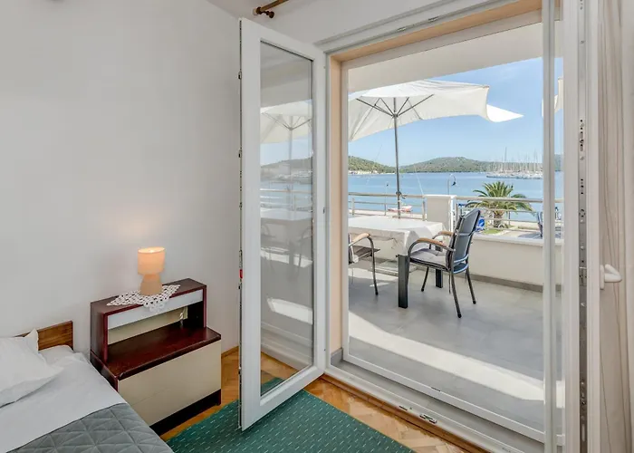 Seafront Marija With Terrace And Mooring Appartement Rogoznica (Sibenik-Knin)