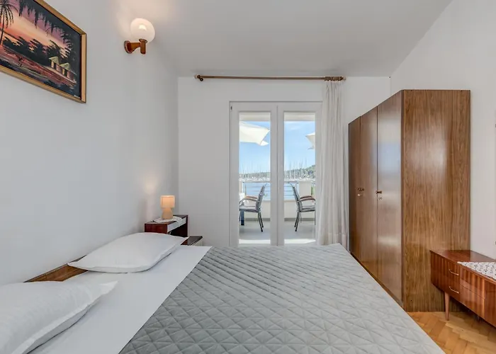 Appartement Seafront Marija With Terrace And Mooring Rogoznica (Sibenik-Knin)