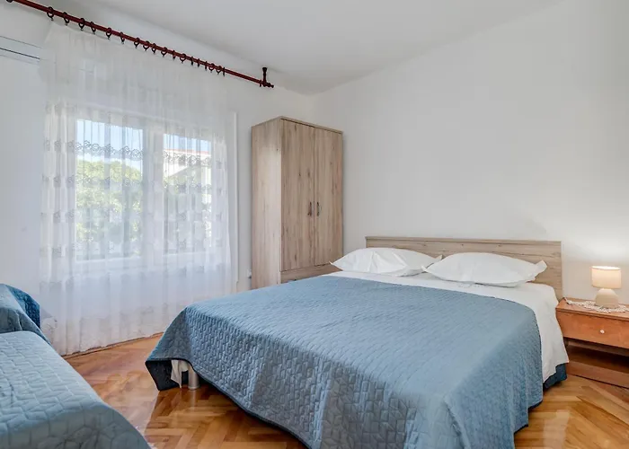 Seafront Marija With Terrace And Mooring アパート ロゴズニッツァ