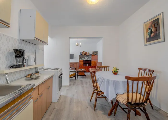 Appartement Seafront Marija With Terrace And Mooring