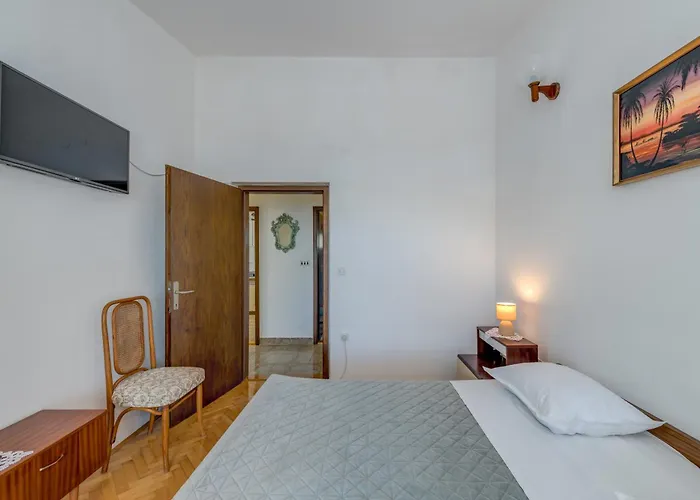 Seafront Marija With Terrace And Mooring * Rogoznica (Sibenik-Knin)