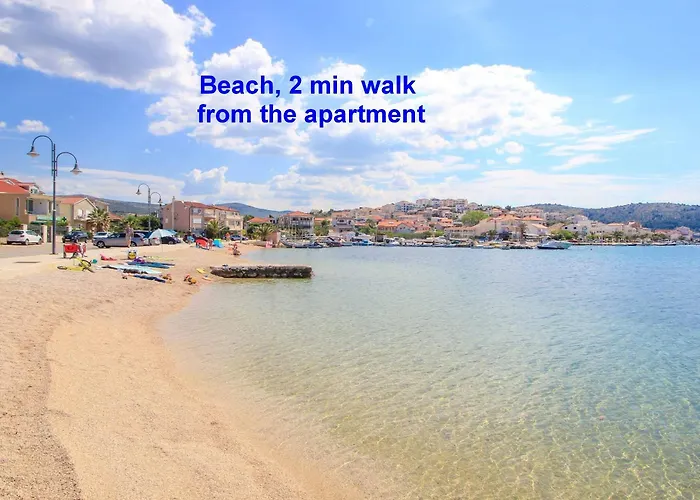 Seafront Marija With Terrace And Mooring Appartement *