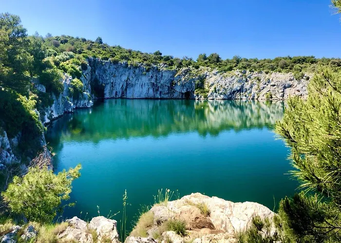 Seafront Marija With Terrace And Mooring アパート *