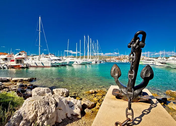 アパート Seafront Marija With Terrace And Mooring ロゴズニッツァ