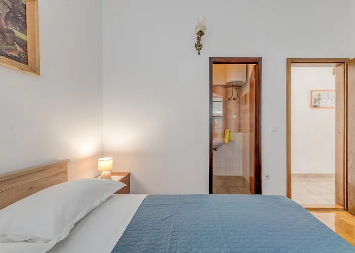 Seafront Marija With Terrace And Mooring * ロゴズニッツァ