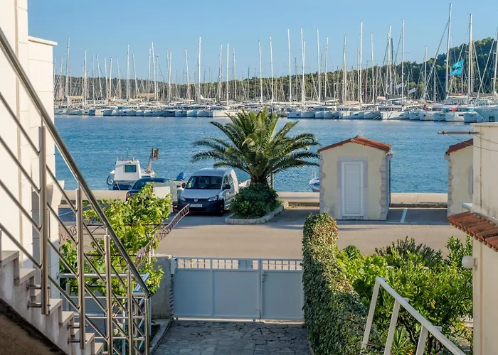 Appartement Seafront Marija With Terrace And Mooring Rogoznica (Sibenik-Knin)