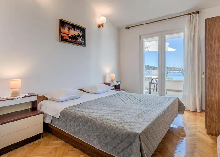 Seafront Marija With Terrace And Mooring Appartement Rogoznica (Sibenik-Knin)