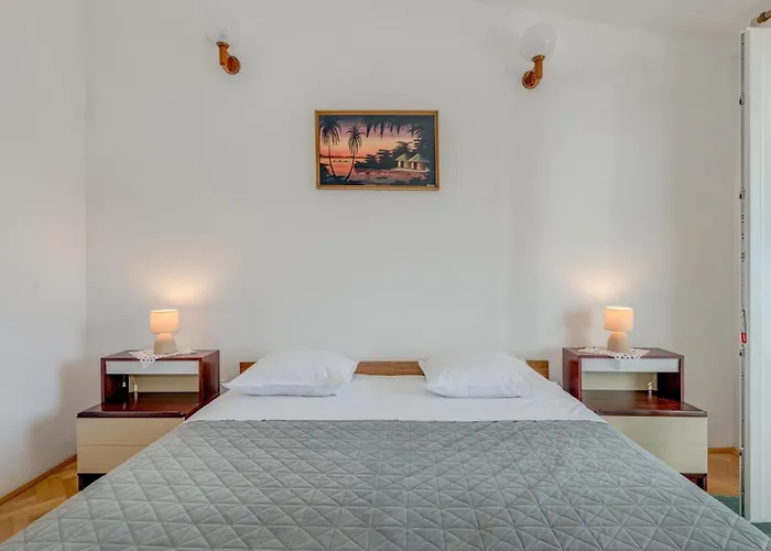 Seafront Marija With Terrace And Mooring * Rogoznica (Sibenik-Knin)