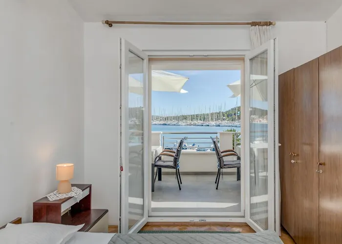 Seafront Marija With Terrace And Mooring Appartement Rogoznica (Sibenik-Knin)