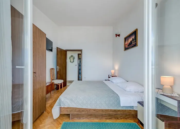 Appartement Seafront Marija With Terrace And Mooring