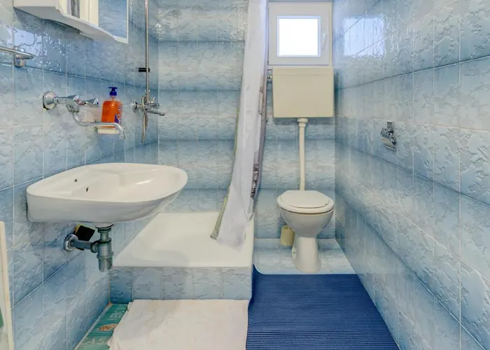 Seafront Marija With Terrace And Mooring アパート ロゴズニッツァ