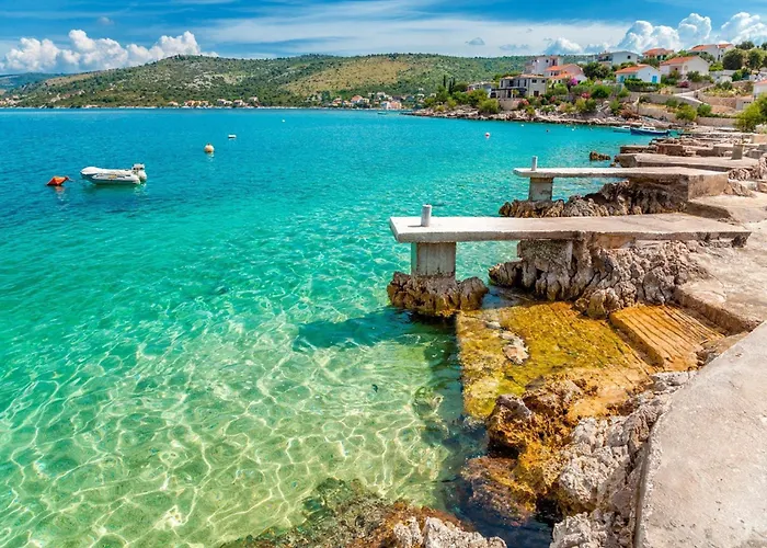 Seafront Marija With Terrace And Mooring Appartement *