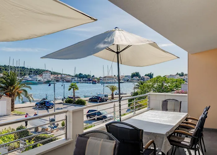 Seafront Marija With Terrace And Mooring Appartement Rogoznica (Sibenik-Knin)